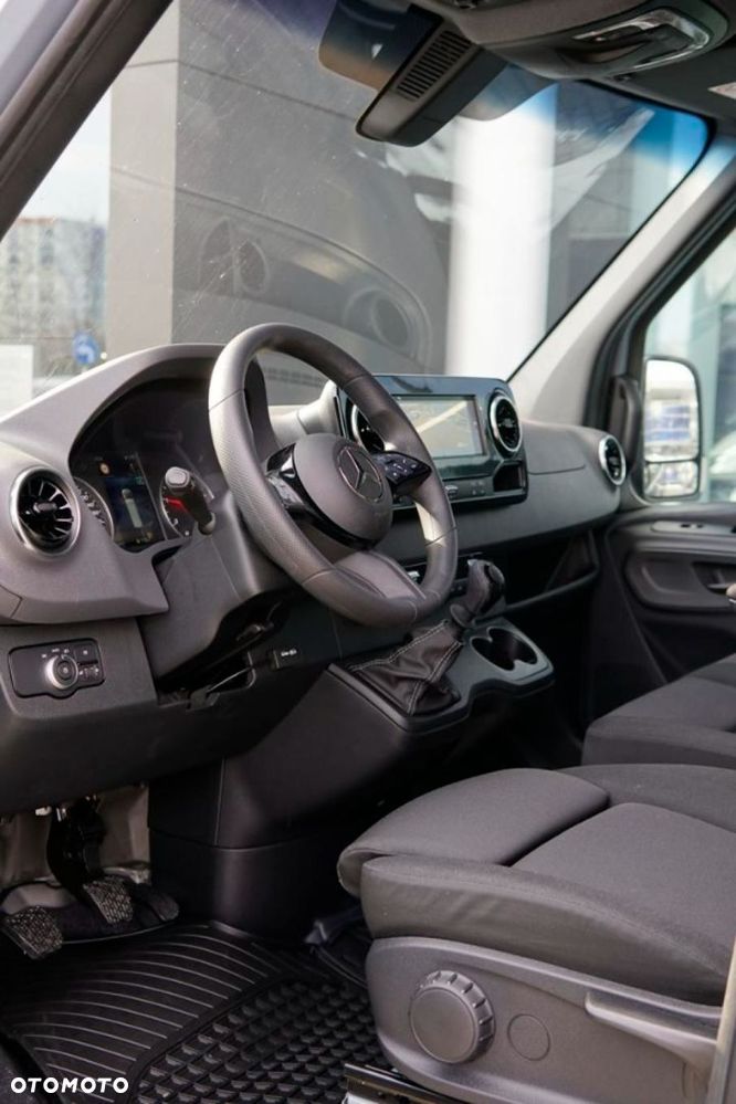 Mercedes-Benz Sprinter Brygadówka 7 osobowy - 11