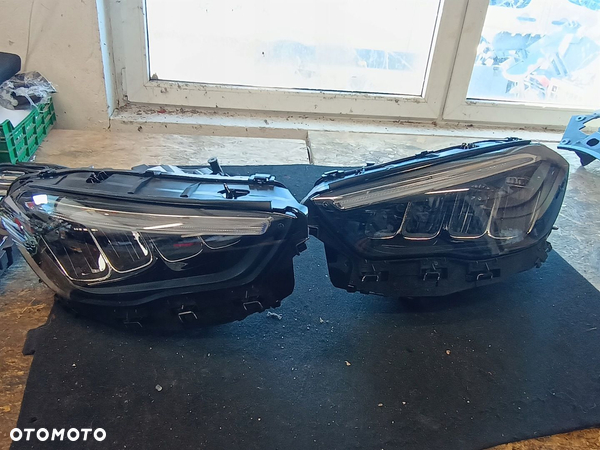 Mercedes 247 gla lift lampy przód led kompletne komplet