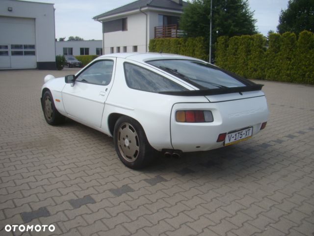 Porsche 928 - 9