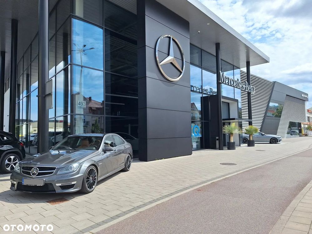 Mercedes-Benz Klasa C 63 AMG AMG SPEEDSHIFT MCT AMG Performance Package - 9