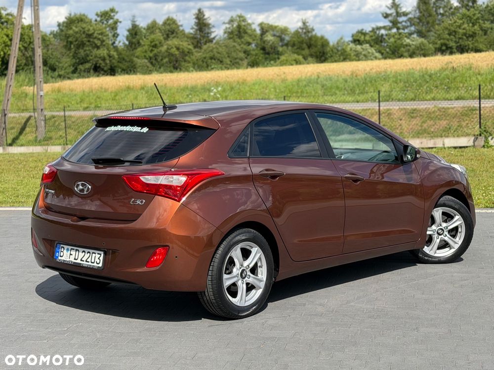 Hyundai i30 1.4 Trend - 18