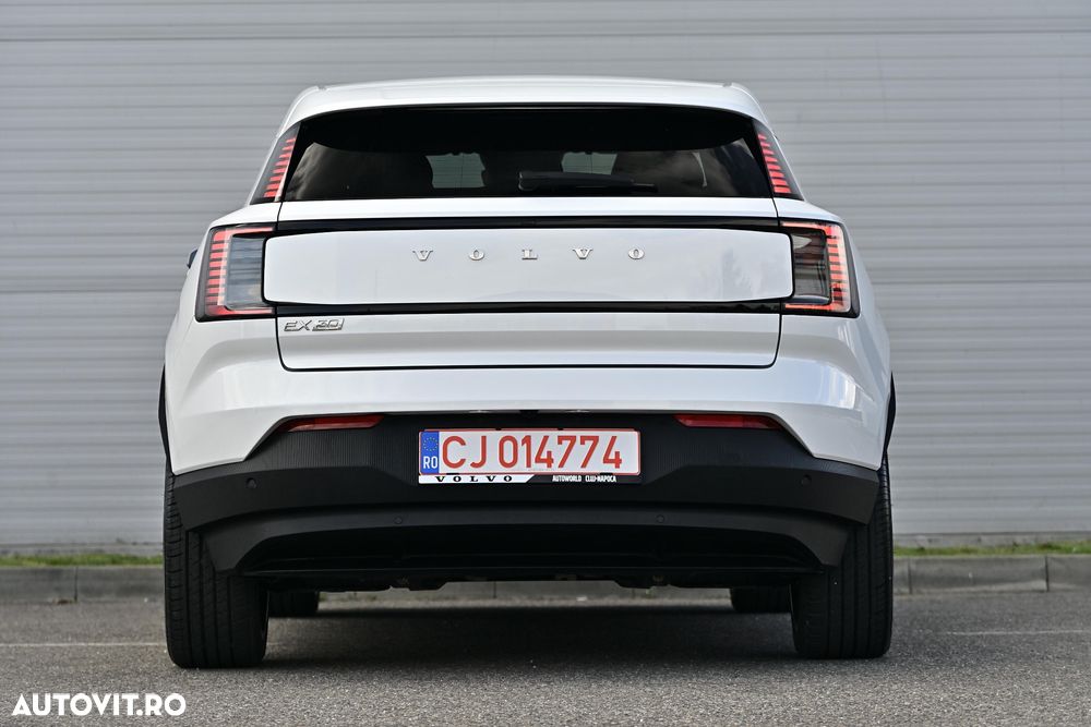 Volvo EX30 Single Motor Extended Range RWD Core - 31