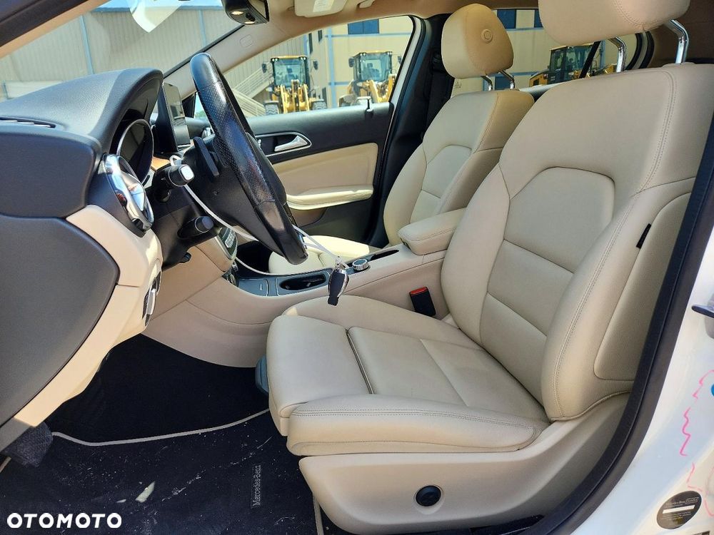 Mercedes-Benz GLA 250 4Matic 7G-DCT Peak Edition - 8