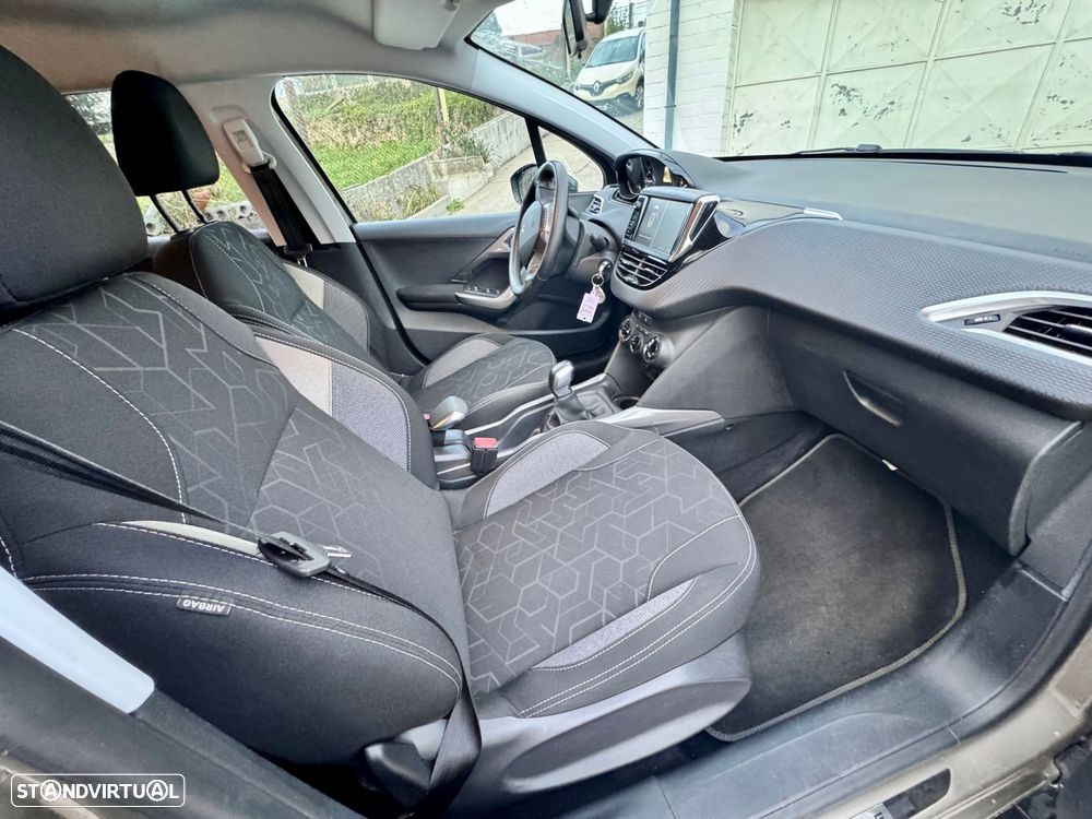 Peugeot 2008 1.2 PureTech Allure - 9