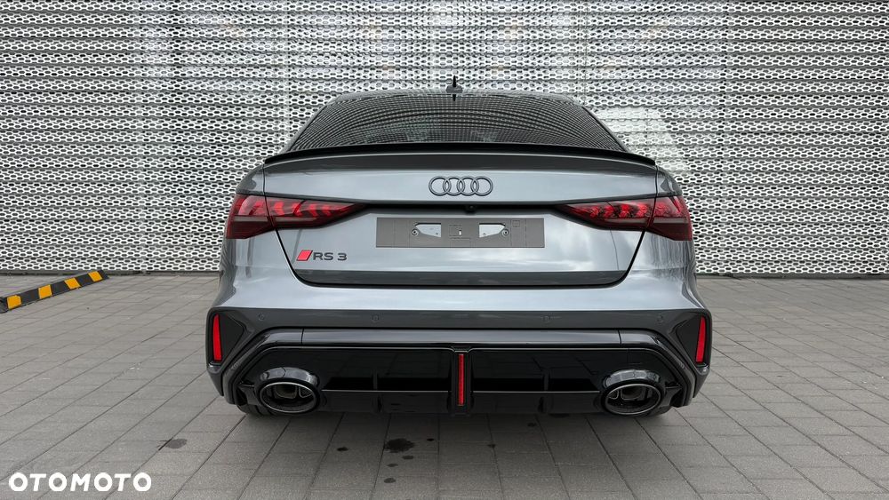 Audi RS3 Limousine - 4