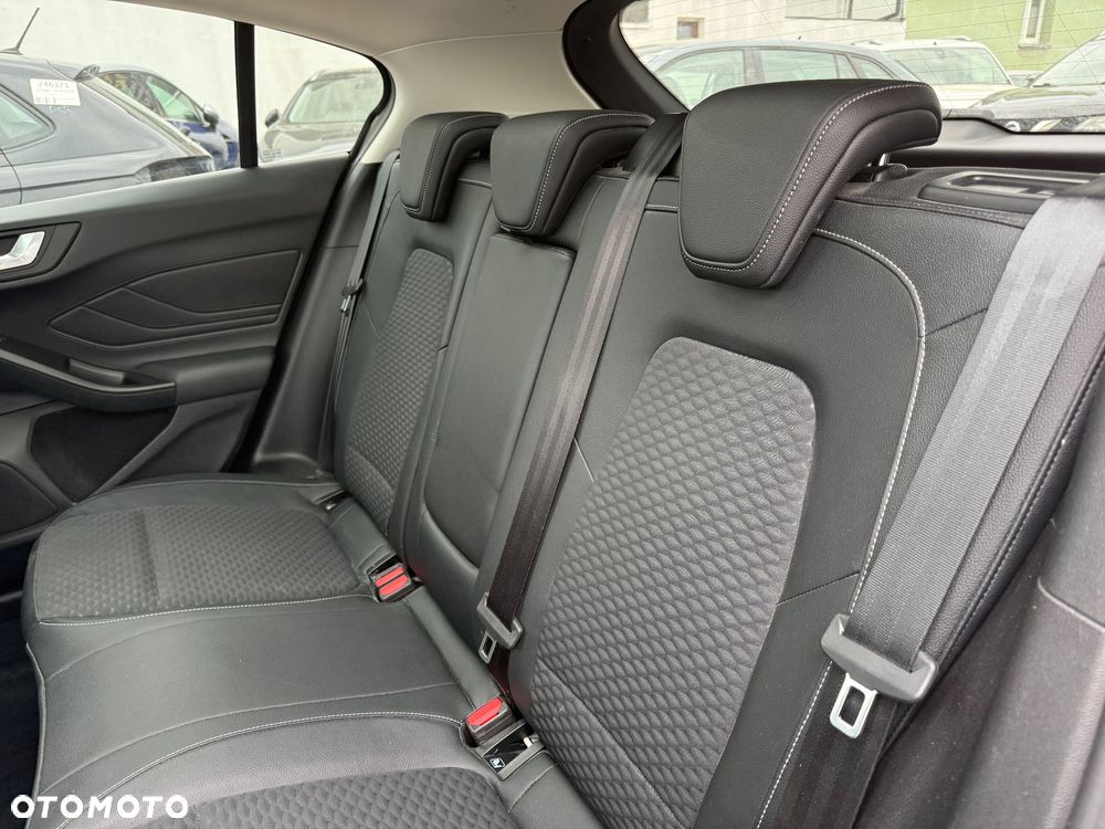 Ford Focus - 12