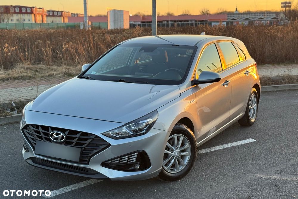 Hyundai i30 1.5 DPI Classic + - 10