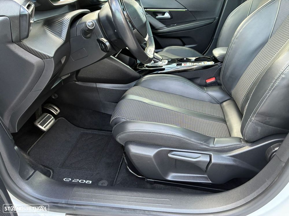 Peugeot 208 - 34