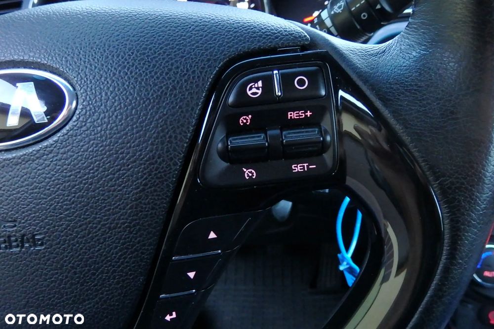 Kia Ceed 1.4 CVVT UEFA EURO 2016 - 16