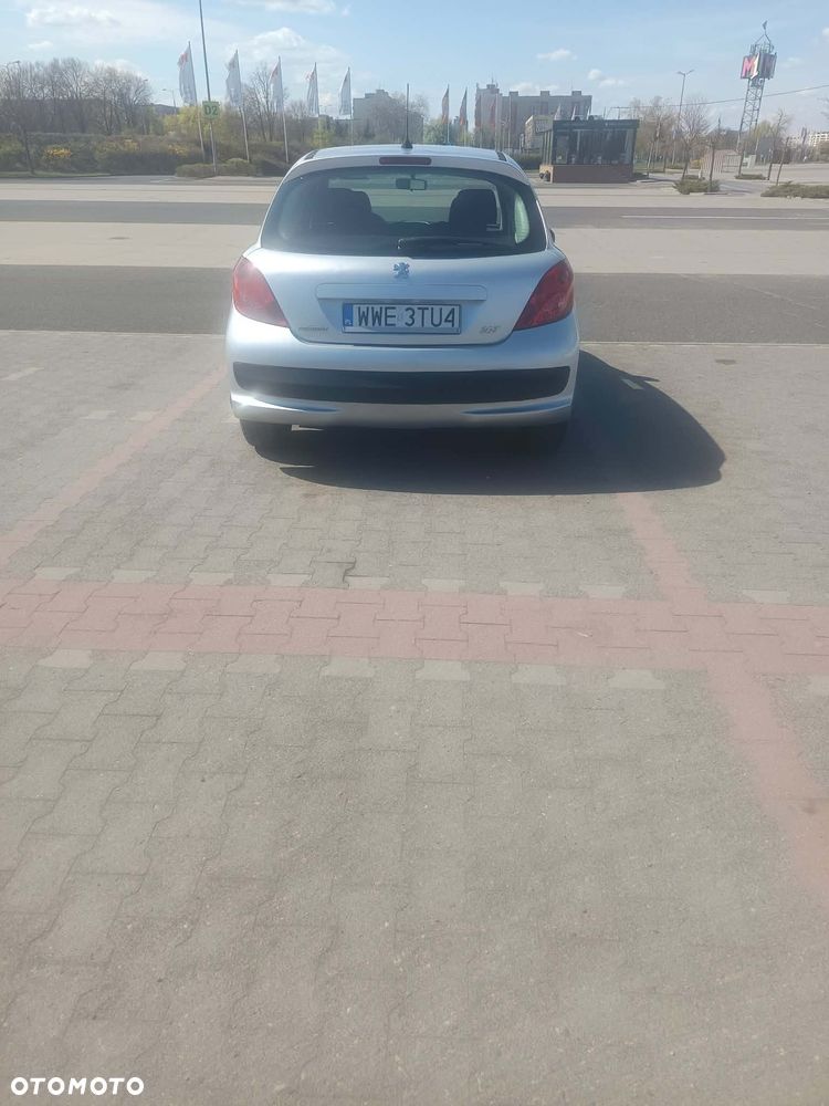Peugeot 207 - 12