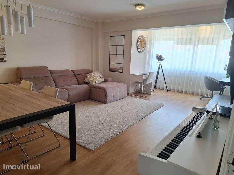 Arrenda-se Apartamento T3, com Box, na Quinta do Património em Sacavém - Grande imagem: 5/12