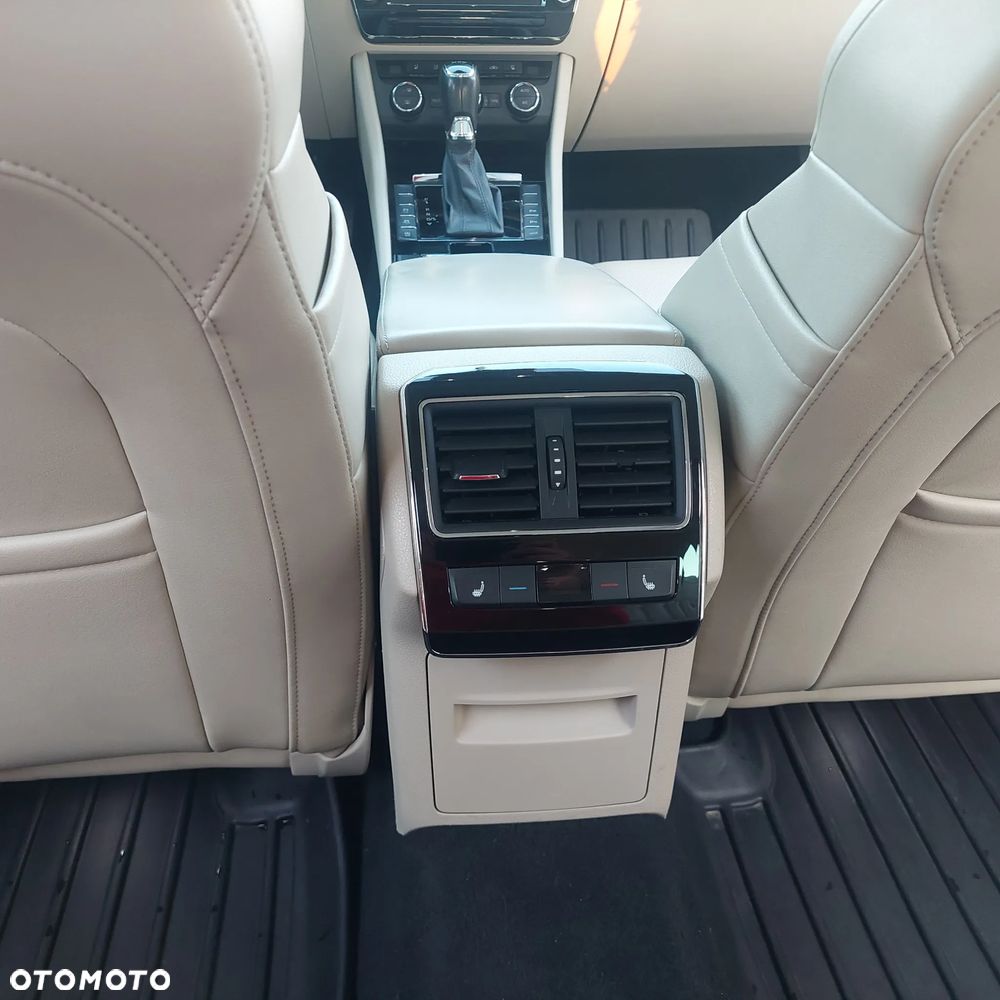 Skoda Superb 2.0 TDI DSG Premium Edition - 12