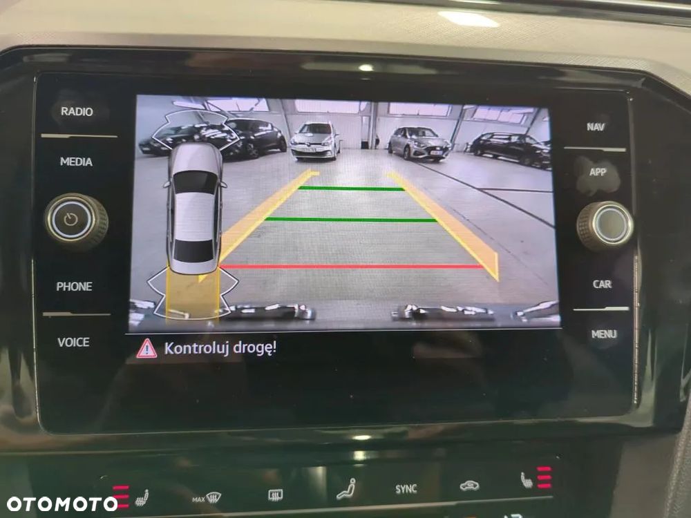 Volkswagen Passat 2.0 TDI Business DSG - 12