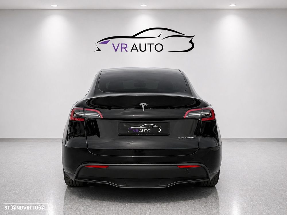 Tesla Model Y Long Range Dual Motor AWD - 4