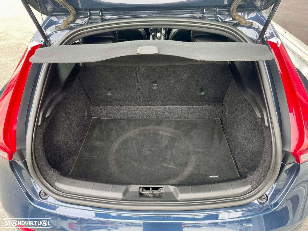 Volvo V40 1.6 D2 R-Design Summum - 11