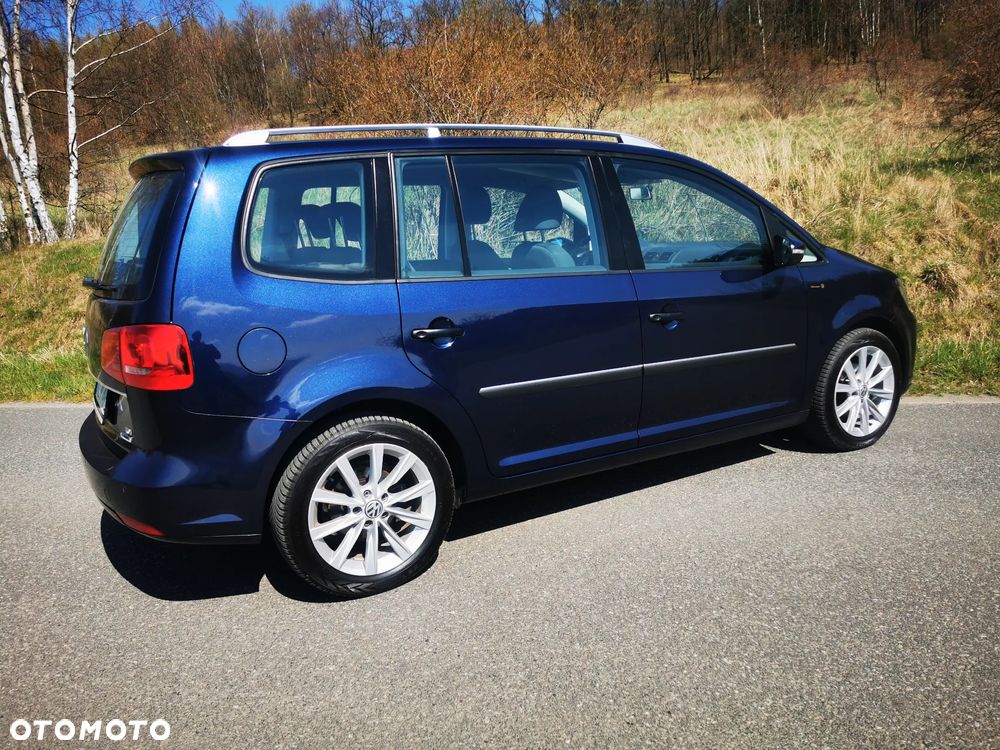 Volkswagen Touran - 10