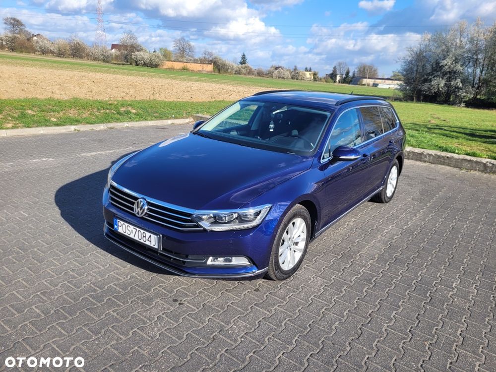 Volkswagen Passat - 1