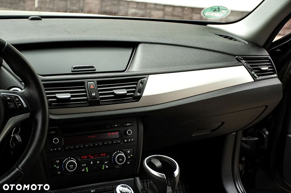 BMW X1 sDrive18i xLine - 28