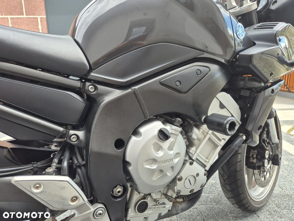 Yamaha FZ - 18
