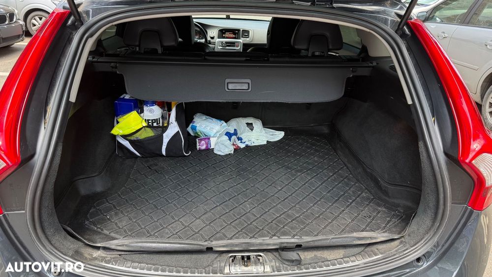 Volvo V60 D4 Geartronic Momentum - 22