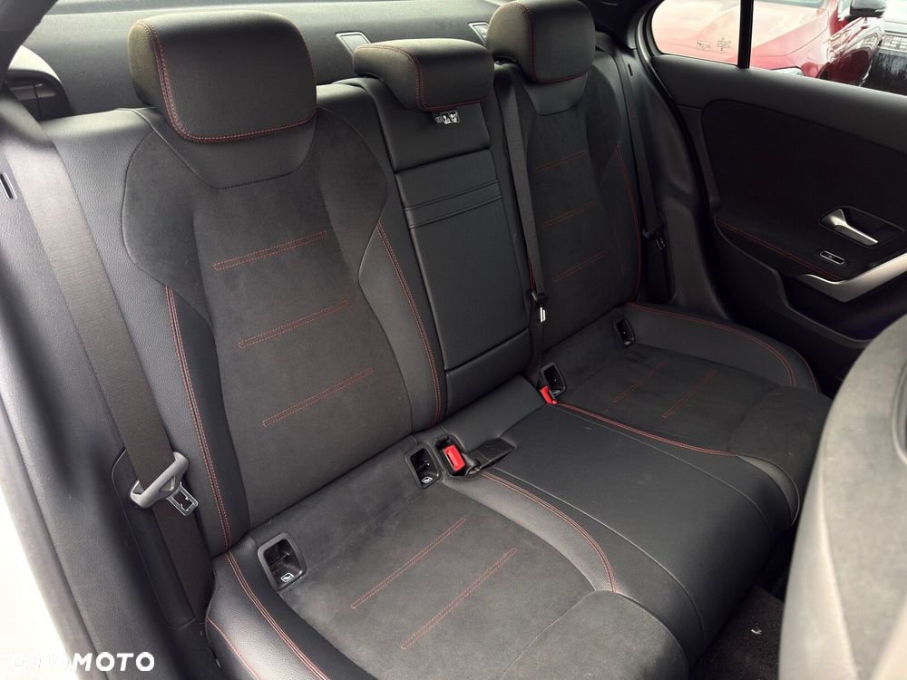 Mercedes-Benz Klasa A 35 AMG 4-Matic 7G-DCT - 29