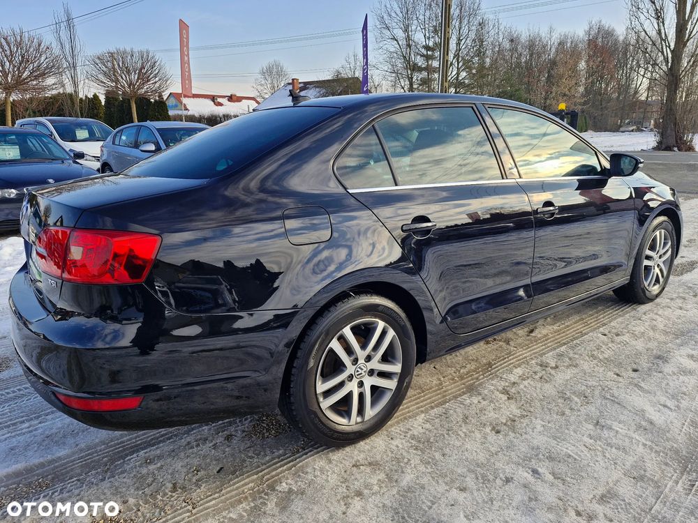 Volkswagen Jetta - 10