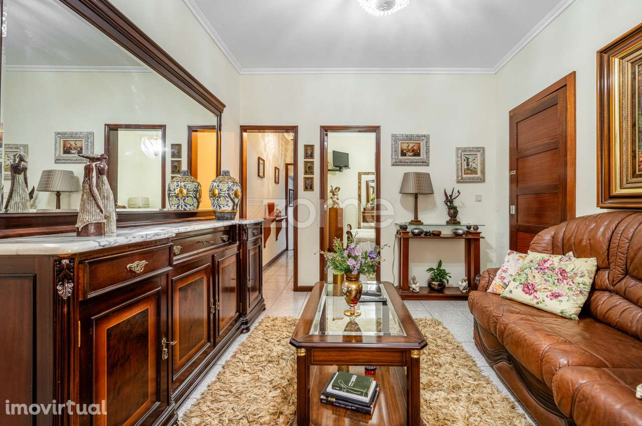 Prédio T5+4 de 3 Pisos – Excelente Localização ao Metro de Campanhã... - Grande imagem: 5/57