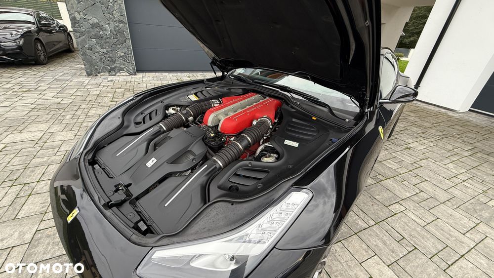 Ferrari GTC4Lusso - 15