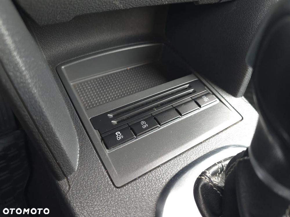 Volkswagen Touran 1.6 TDI DPF BlueMotion Technology DSG MATCH - 27