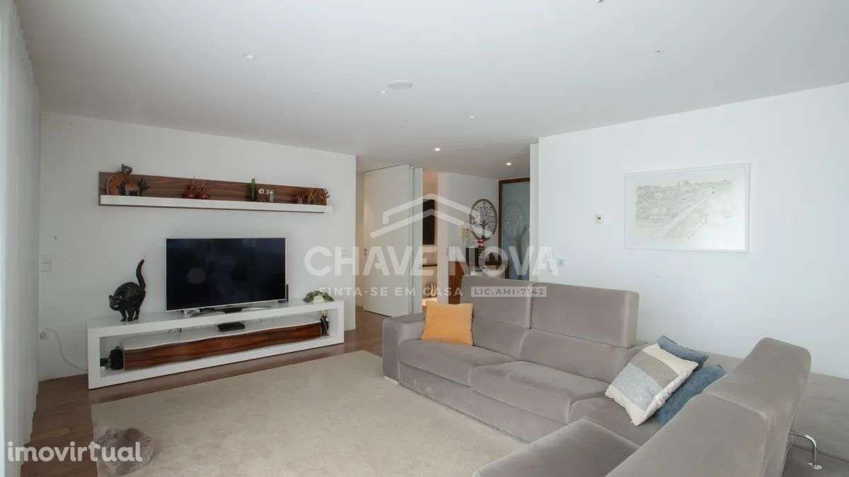 T3 c/ Varanda no Centro de Vila Nova de Gaia - Grande imagem: 4/50