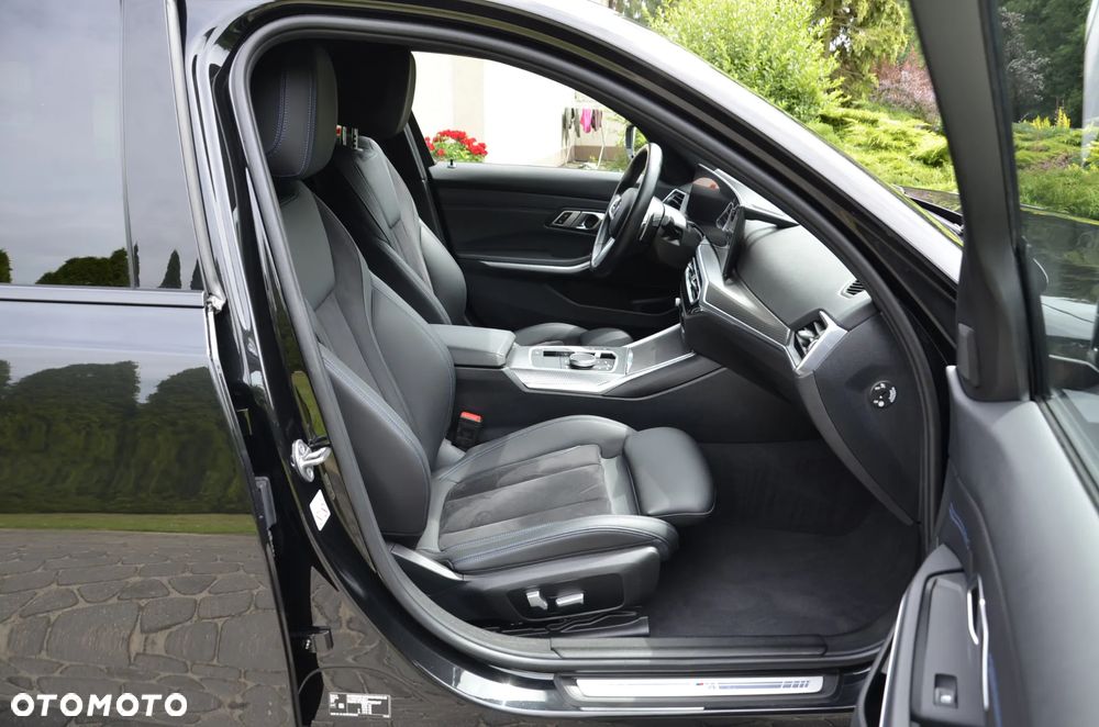 BMW Seria 3 320d Edition M Sport Shadow - 16