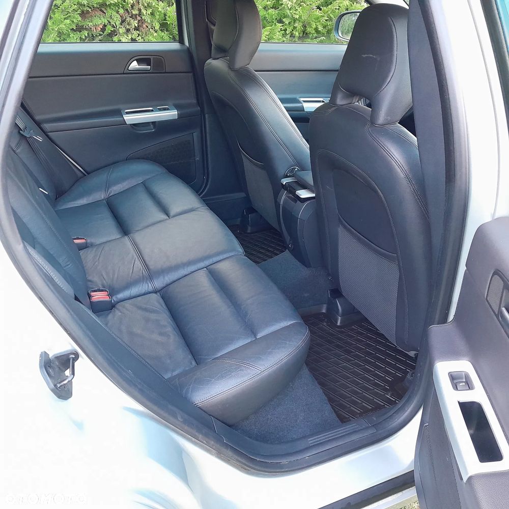 Volvo V50 D2 R-Design - 14