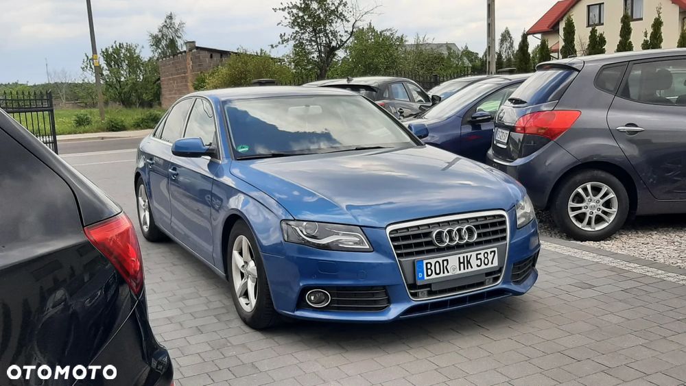 Audi A4 Limousine - 1