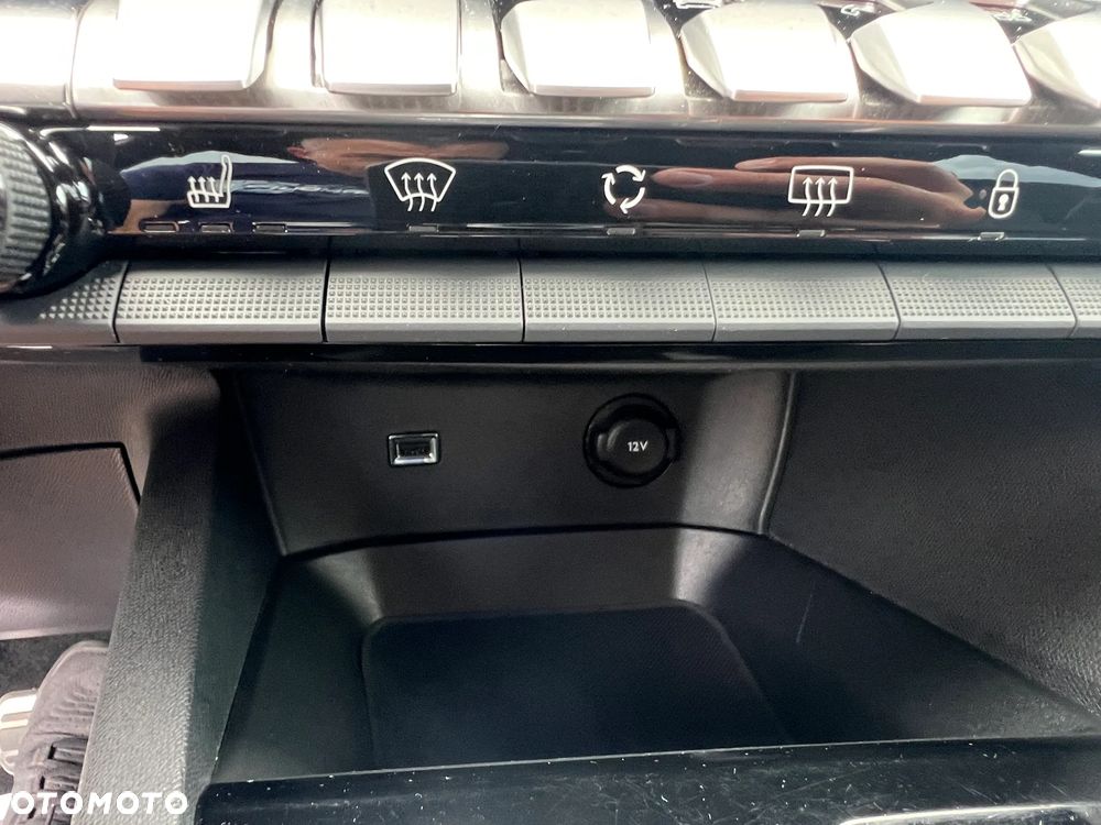 Peugeot 5008 BlueHDi 130 EAT8 GT - 22
