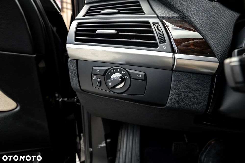 BMW X5 xDrive40d - 32