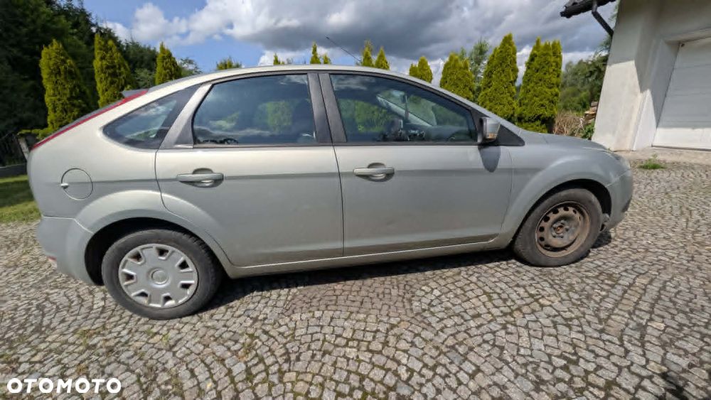 Ford Focus 1.8 FF Trend - 11