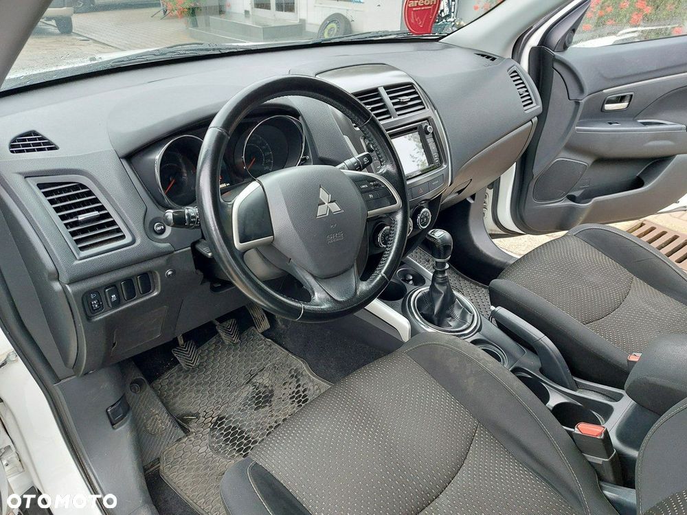 Mitsubishi ASX - 10