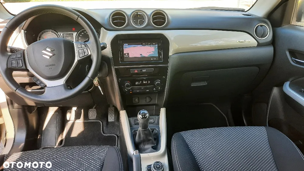 Suzuki Vitara 1.6 Premium 4WD - 10