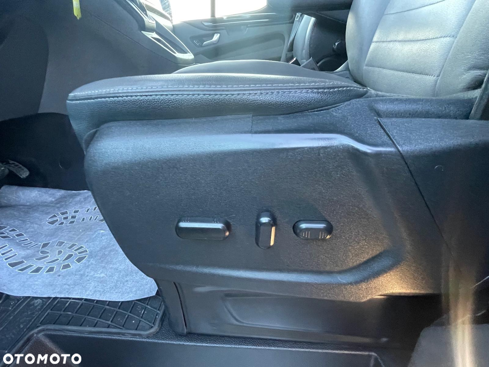 Ford Tourneo Custom 320 L2H1 VA Autm Titanium X - 26