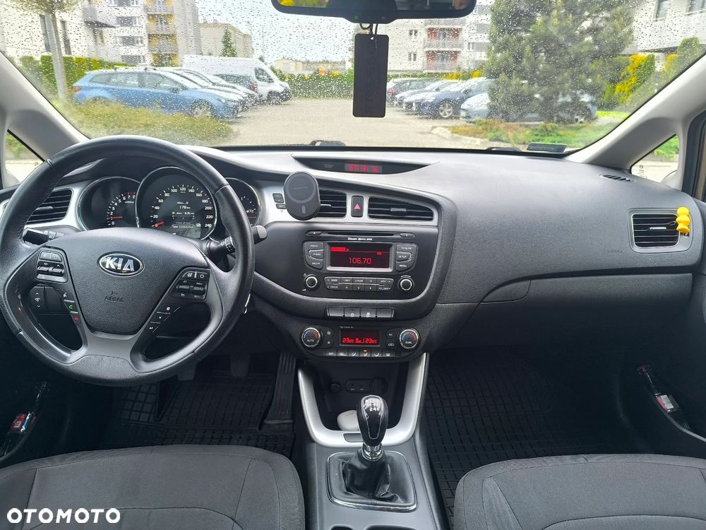 Kia Ceed 1.6 GDI L - 4