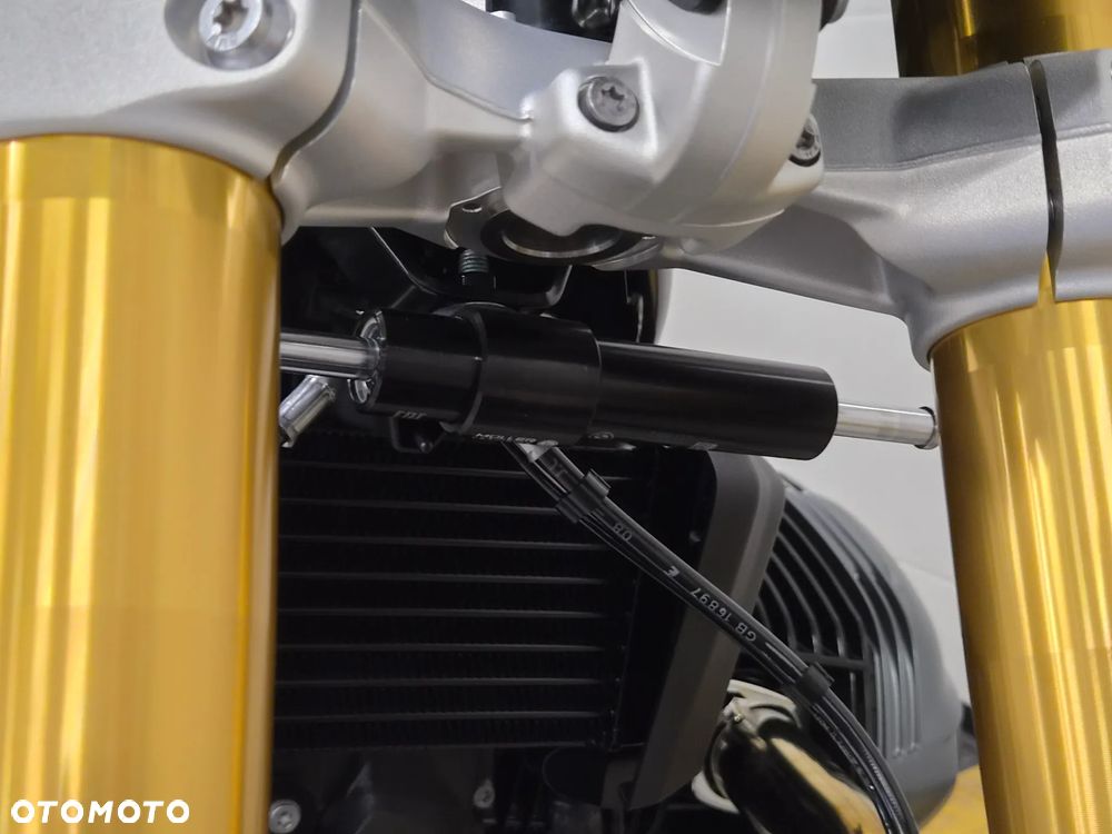 BMW R - 19