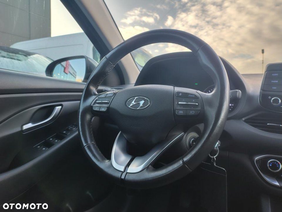 Hyundai i30 1.5 DPI Classic + - 19