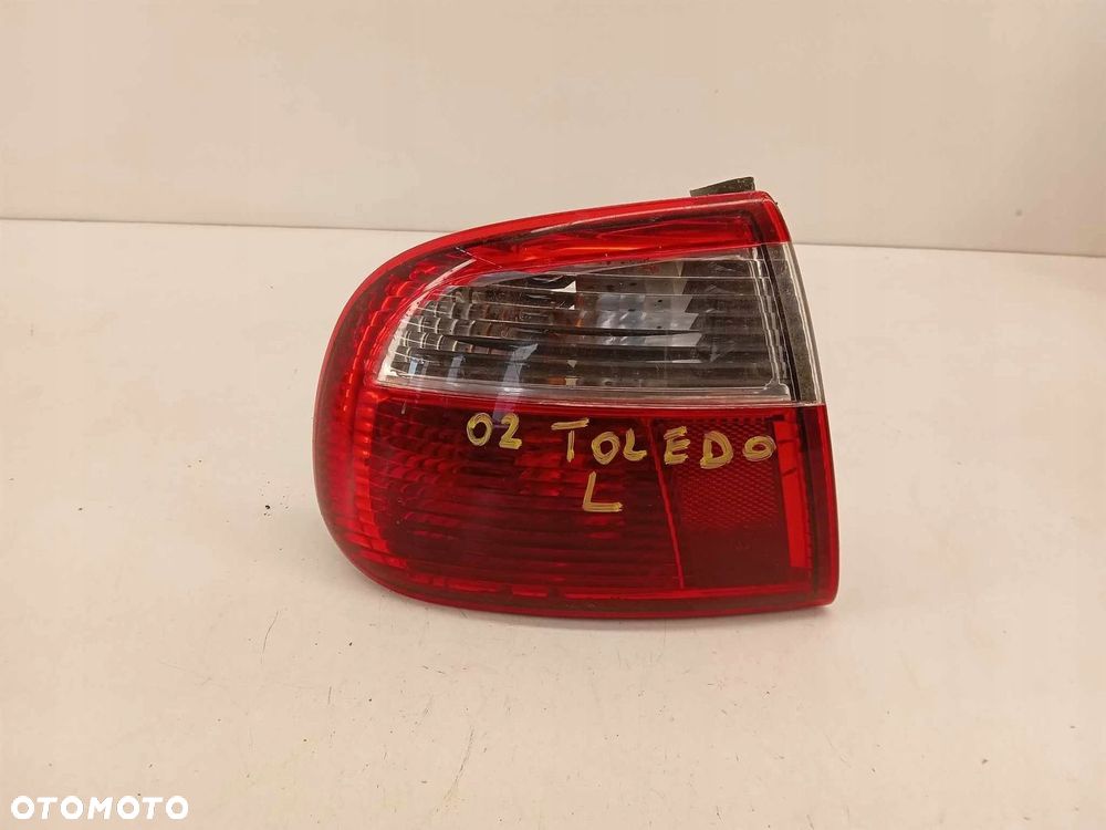 LAMPA LEWA TYLNA TYŁ SEAT ALTEA TOLEDO II 99-04 - 1