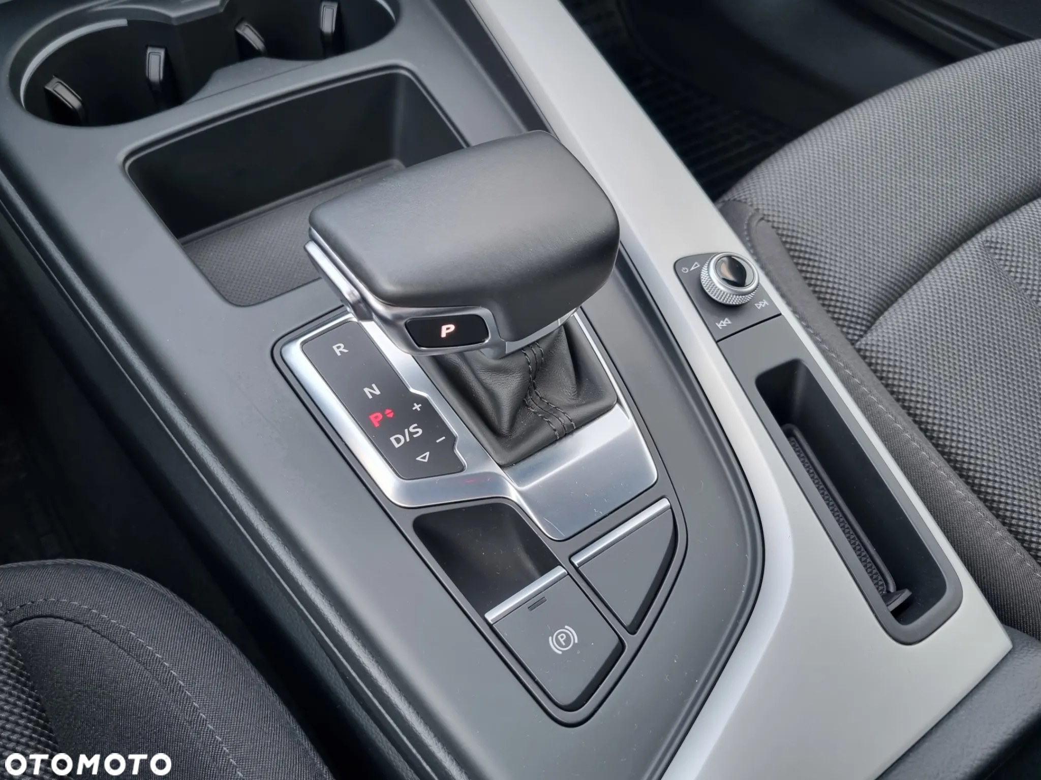 Audi A4 40 TFSI S tronic advanced - 28