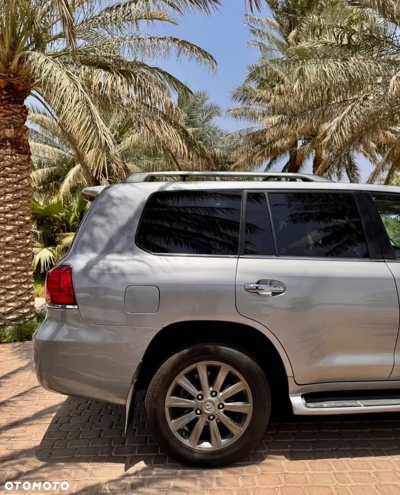 Lexus LX - 15