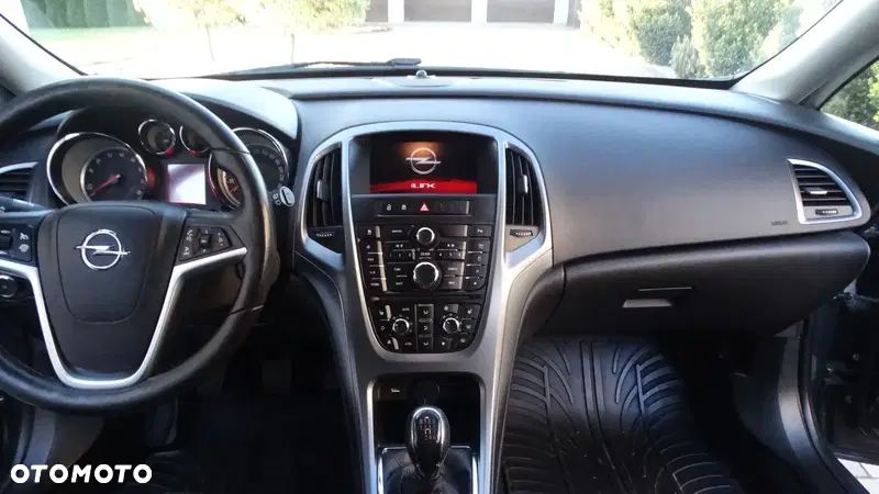 Opel Astra 1.4 T Cosmo - 13