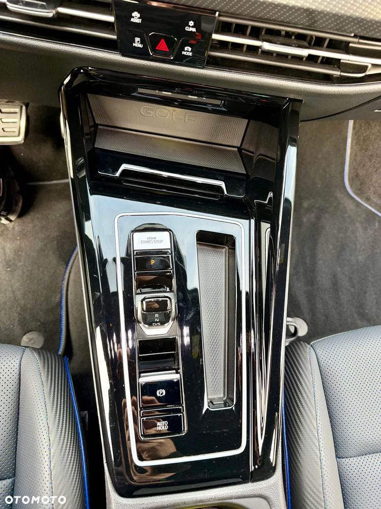 Volkswagen Golf - 25
