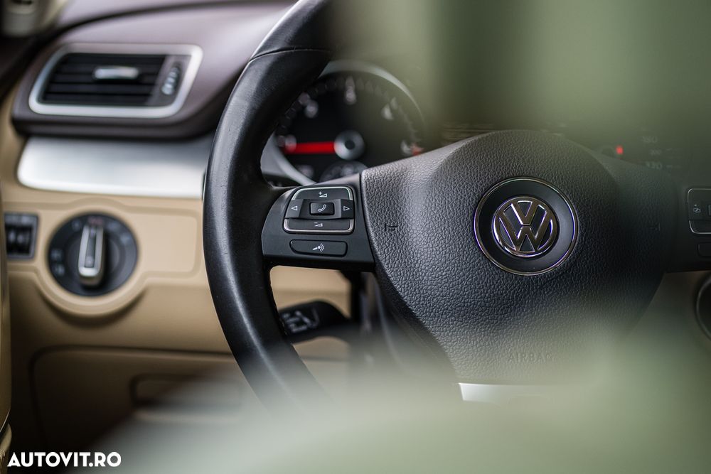 Volkswagen Passat - 26