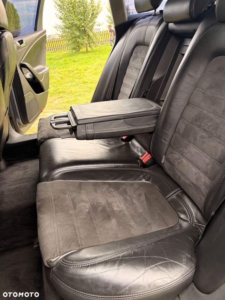 Volkswagen Passat - 25