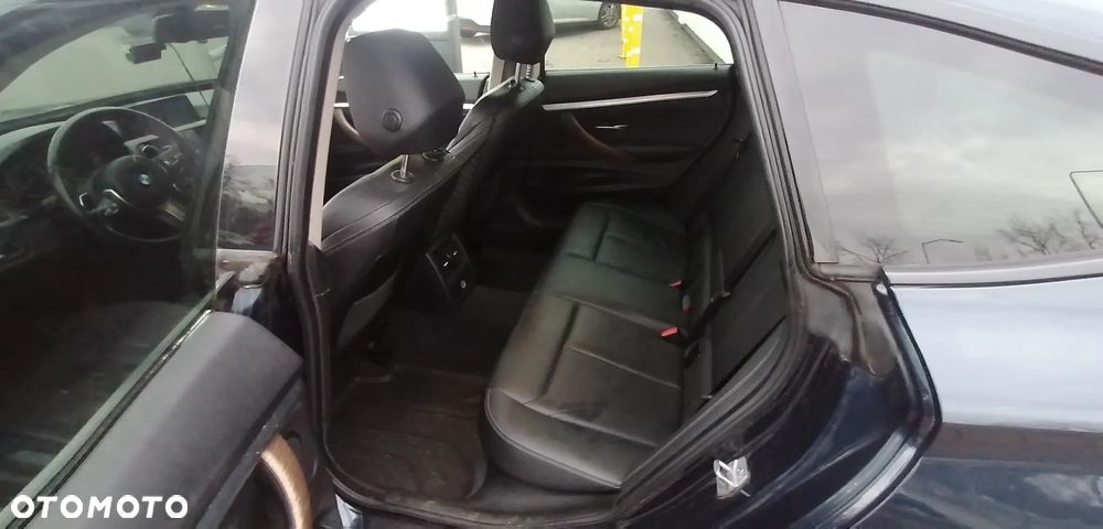 BMW Seria 3 335i xDrive Modern Line - 10